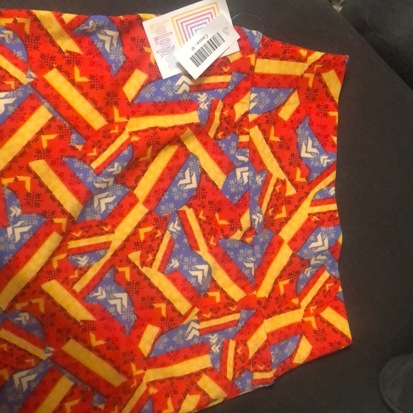 Lularoe M Cassie - Picture 3 of 5